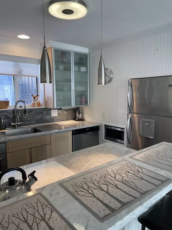 Newry, ME 04261,63 Spectator RD #B-4