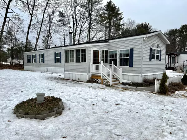 20 Arrowhead DR, Lisbon, ME 04250