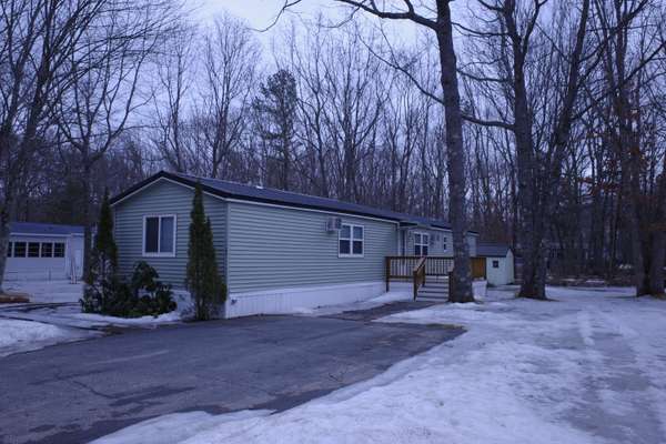 22 Rest Haven CIR, Alfred, ME 04002