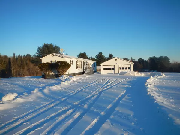 417 Main ST, Mattawamkeag, ME 04459