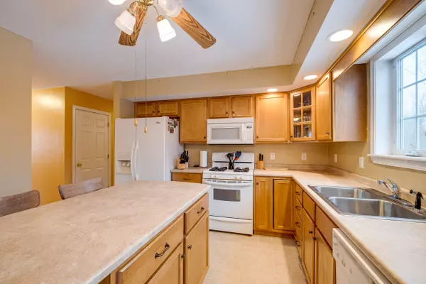 Waterville, ME 04901,52 Pleasant Hill DR