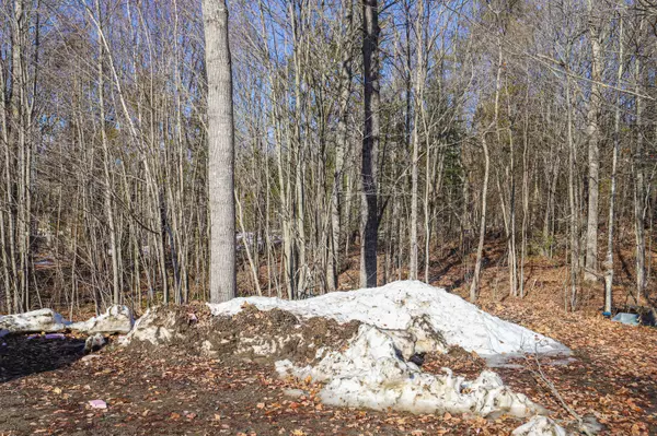 12 Treetop View, West Gardiner, ME 04345