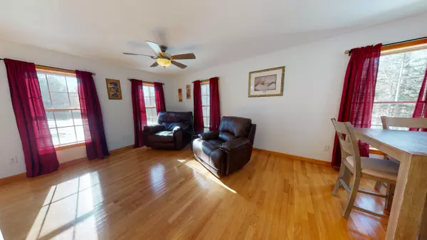 Minot, ME 04258,743 Brighton Hill RD