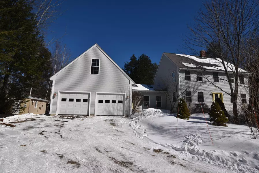 198 N Raymond RD, Gray, ME 04039