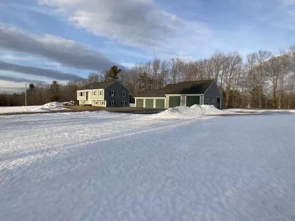 938 Lakins RD, Stetson, ME 04488