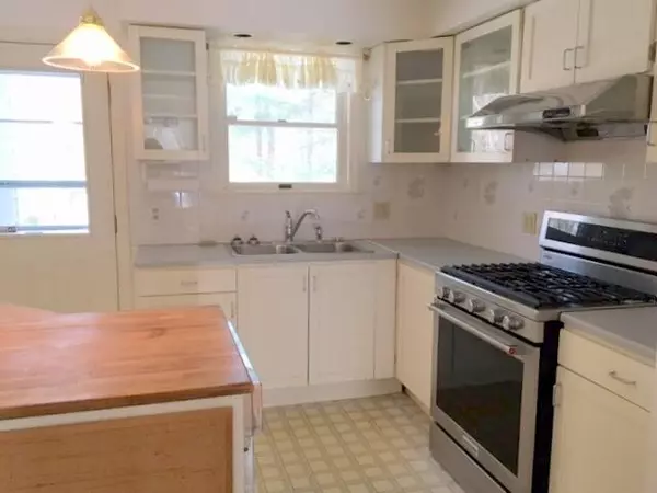 Waterville, ME 04901,27 Barnet AVE