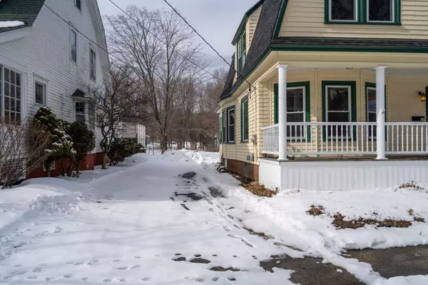 Auburn, ME 04210,77 Davis AVE
