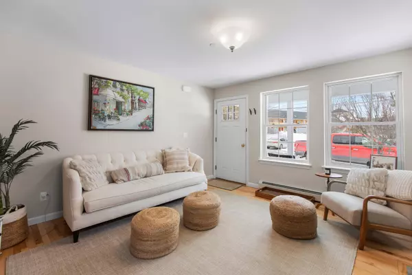 Freeport, ME 04032,1 Hayden LN #1