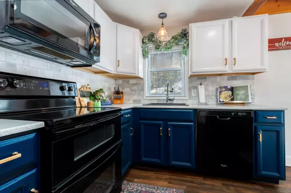 Vassalboro, ME 04989,31 Station Hill RD