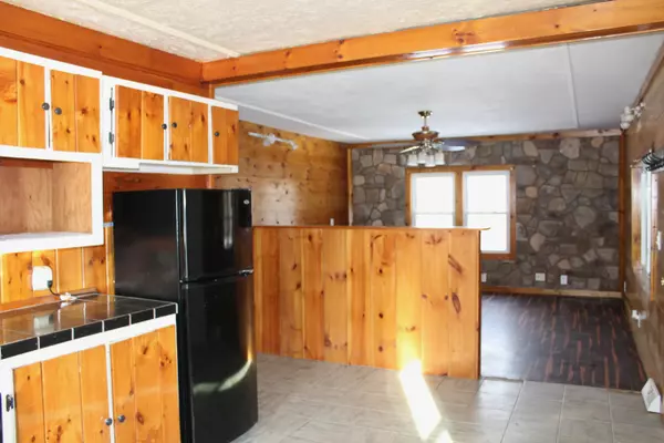 West Gardiner, ME 04345,607 High ST