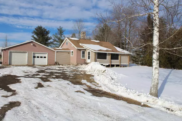 West Gardiner, ME 04345,607 High ST