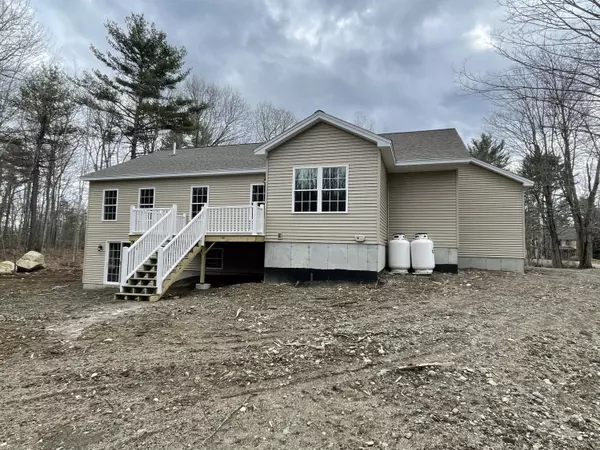 3 Pierces Point RD, Windsor, ME 04363