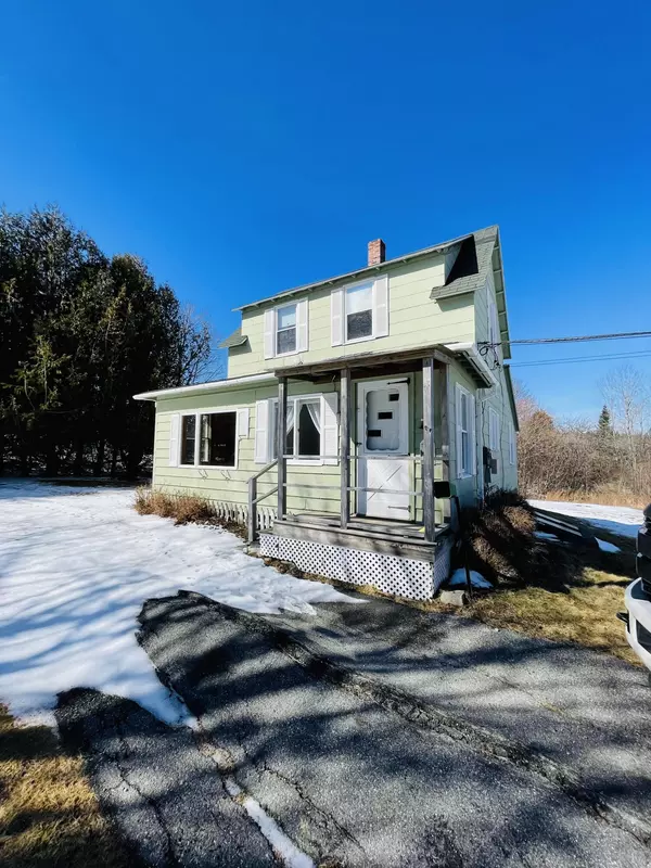 32 Church ST, Winter Harbor, ME 04693