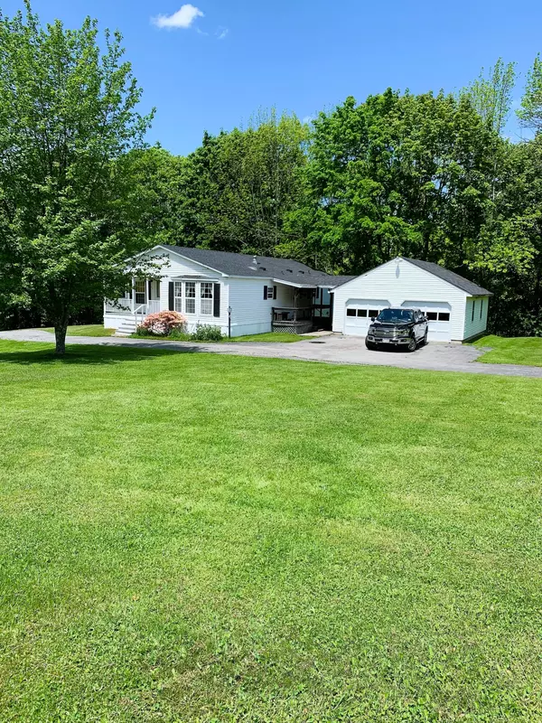 60 Jefferson ST, Waldoboro, ME 04572
