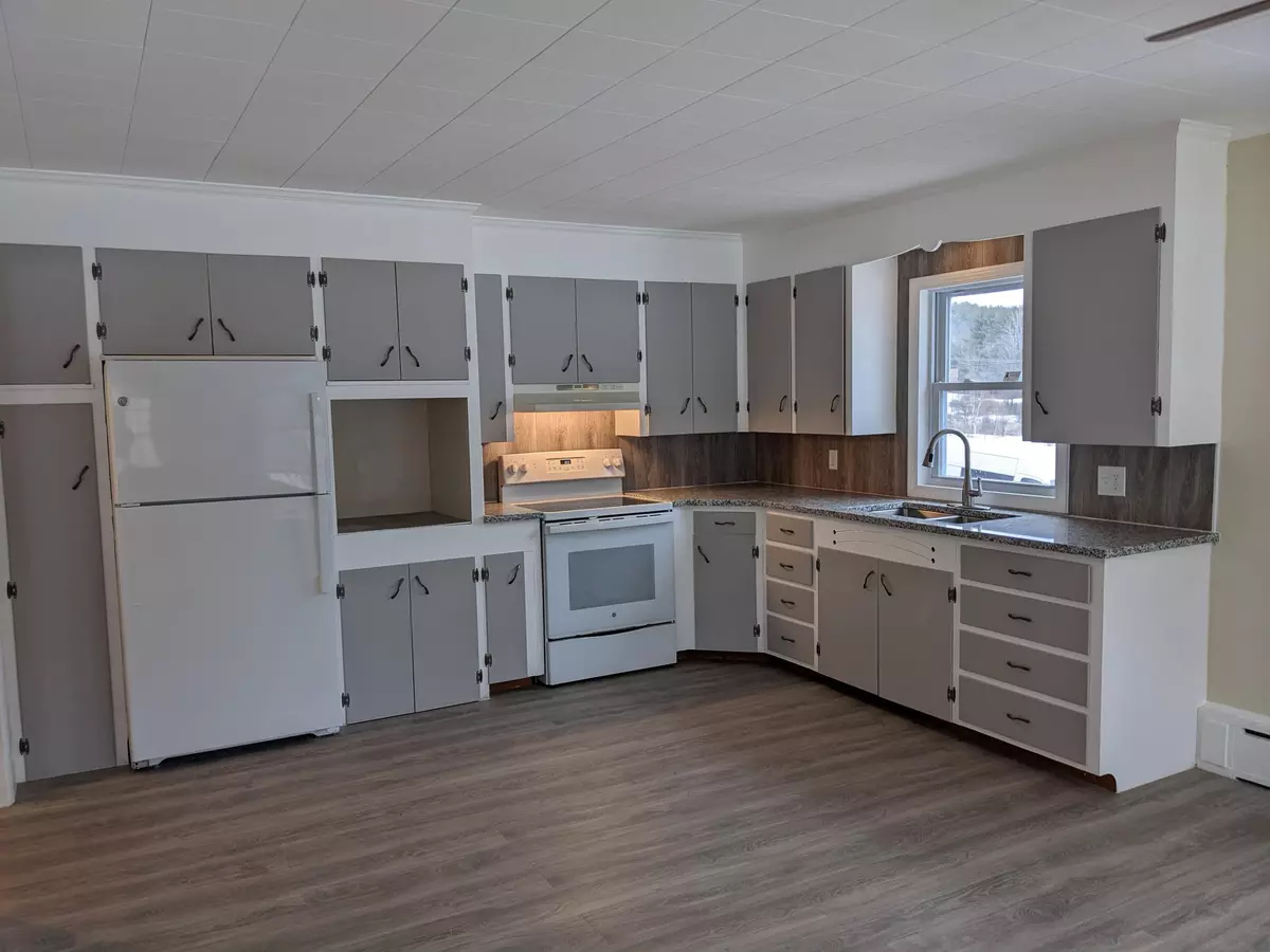 Hiram, ME 04041,6 Hampshire ST