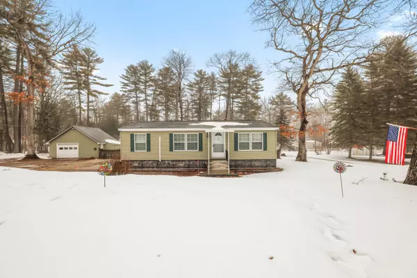 7 Oliver ST, Naples, ME 04055