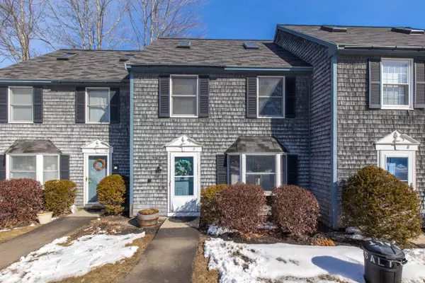 Topsham, ME 04086,9 Munroe LN #9