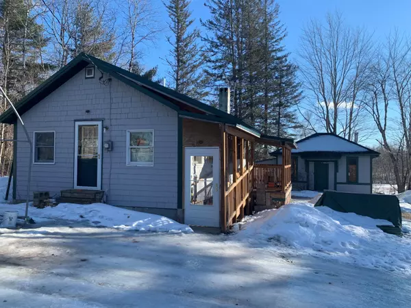 Howland, ME 04448,424 N Howland RD