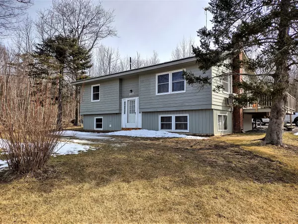 277 Bangor RD, Unity, ME 04988