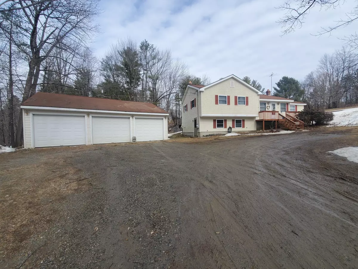 Mount Vernon, ME 04352,19 Pine Grove DR