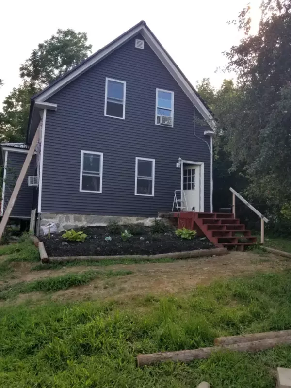 1 Oak ST, Milo, ME 04463