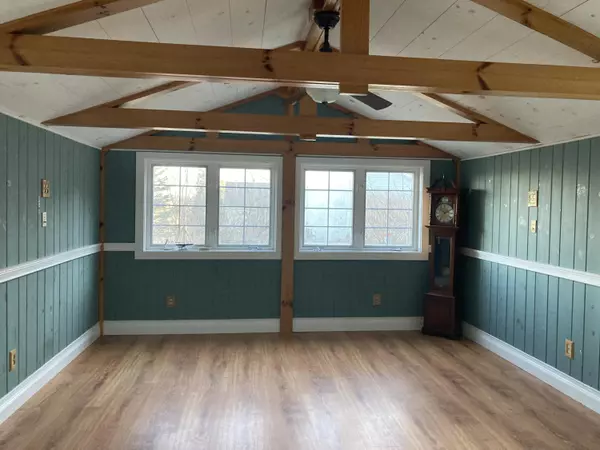 Winter Harbor, ME 04693,211 Newman ST