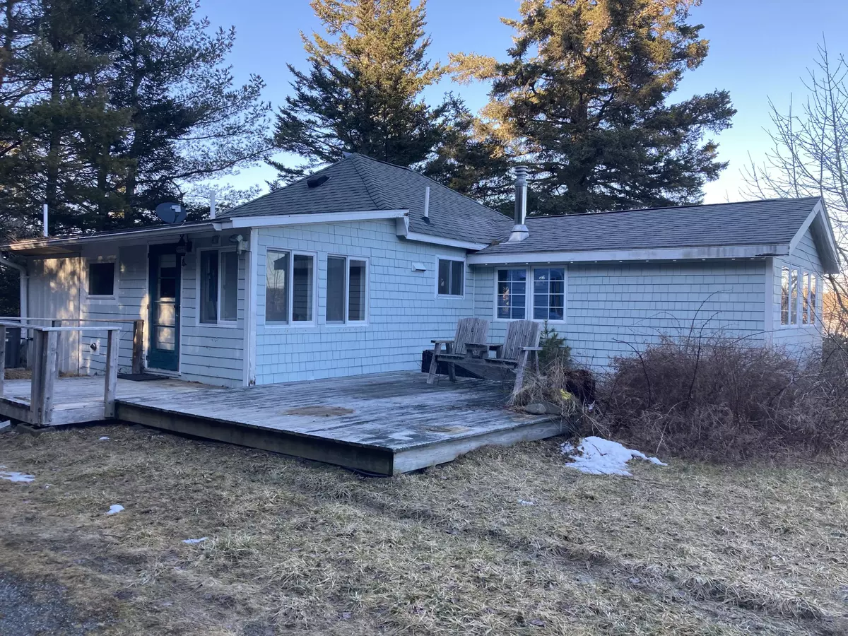 Winter Harbor, ME 04693,211 Newman ST