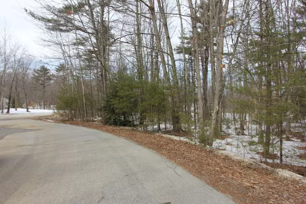 Auburn, ME 04210,29 Chickadee DR