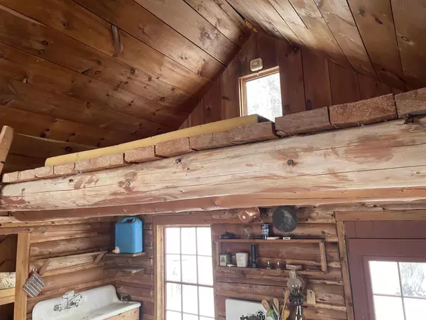 Phillips, ME 04966,22 Tory Hill RD