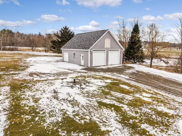 81 Holman Day RD, Vassalboro, ME 04989