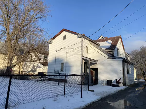 42 Carey LN, Waterville, ME 04901