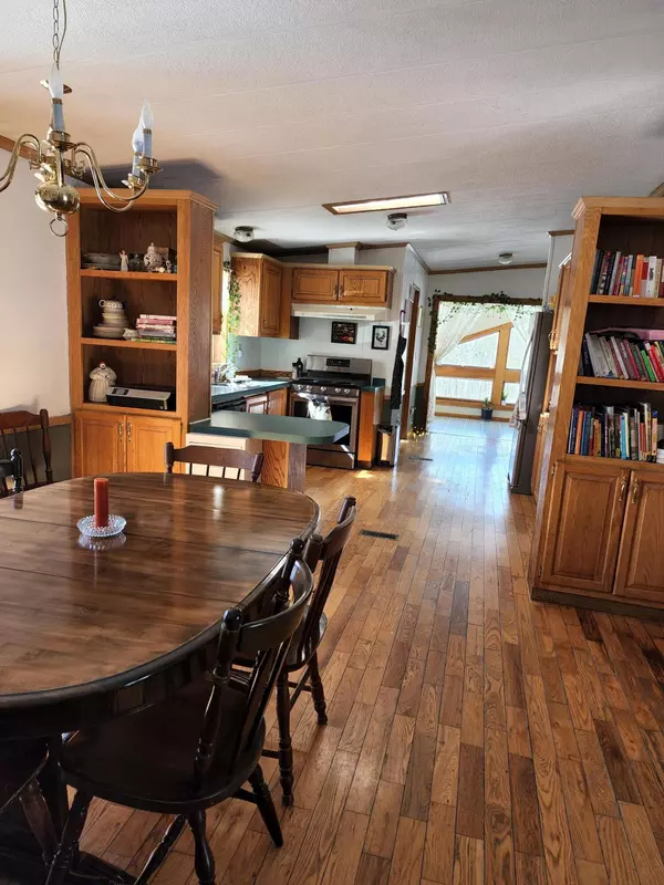 Waldoboro, ME 04572,100 Reef Road