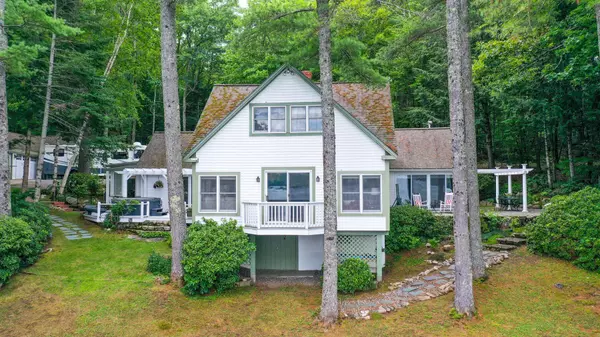 Naples, ME 04055,27 Chickadee LN