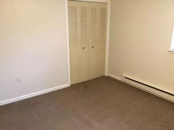 Kittery, ME 03904,25 Route 236 Route