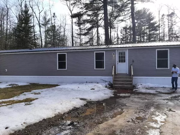 1458 Hudson RD, Glenburn, ME 04401