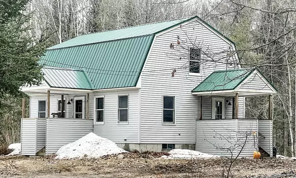 41 Burnham DR, Naples, ME 04055