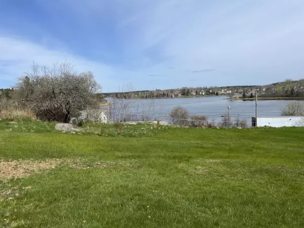 Vinalhaven, ME 04863,14 North Haven RD