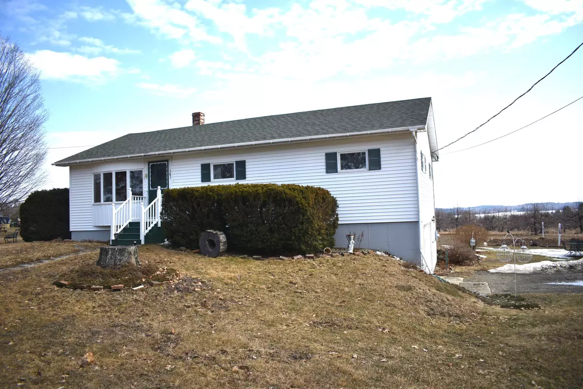 Newport, ME 04953,161 Golf Course RD