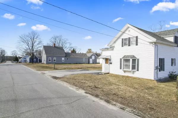 Lisbon, ME 04252,28 Pleasant ST