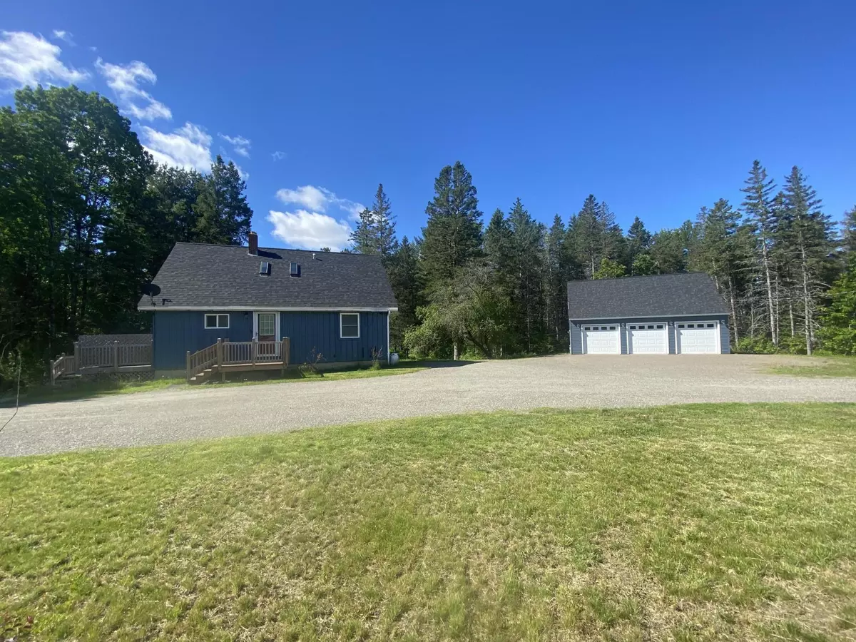 Hudson, ME 04449,253 Old Town RD