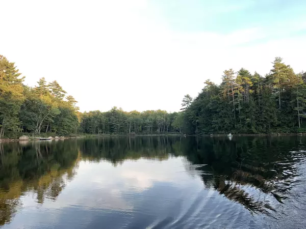 Raymond, ME 04071,163 DEEP COVE RD