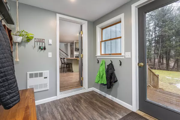 Freeport, ME 04032,158 Pownal RD