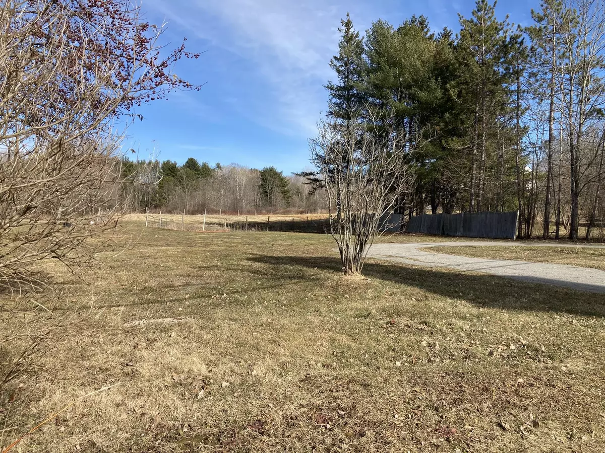 Vassalboro, ME 04989,991 Main ST