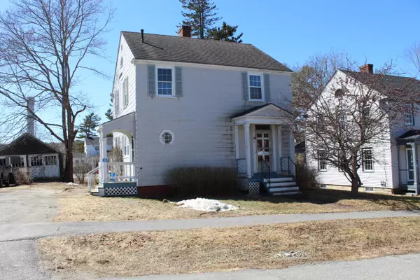 4 Silver ST, Bucksport, ME 04416