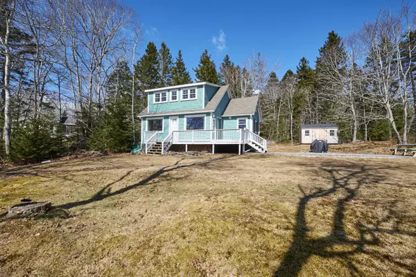 Waldoboro, ME 04572,1143 Back Cove RD