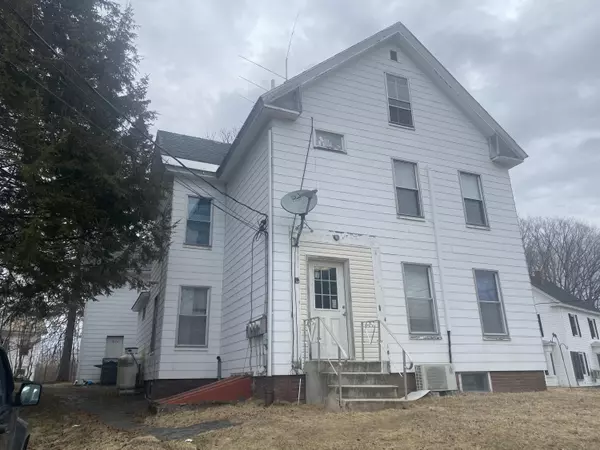 29 Center ST, Oakland, ME 04963