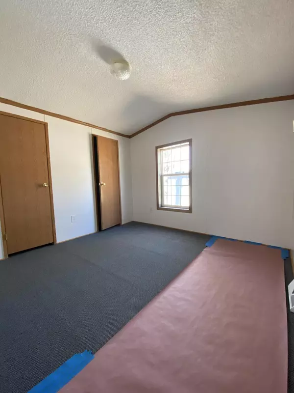 Oakland, ME 04963,208 High ST