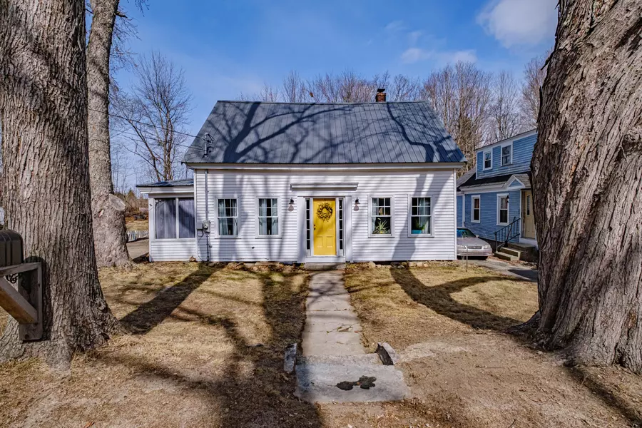 14 Bridge ST, Cornish, ME 04020