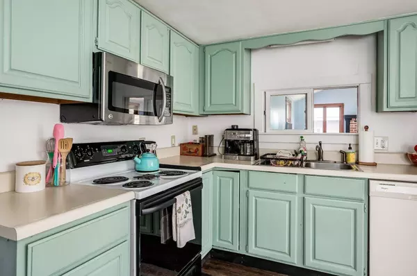 North Berwick, ME 03906,233 Randall RD