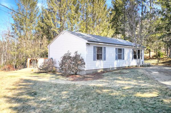 5 Stone House CT, Whitefield, ME 04353